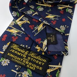 Fun Harvie & Hudson Jermyn St silk tie - U.K. made